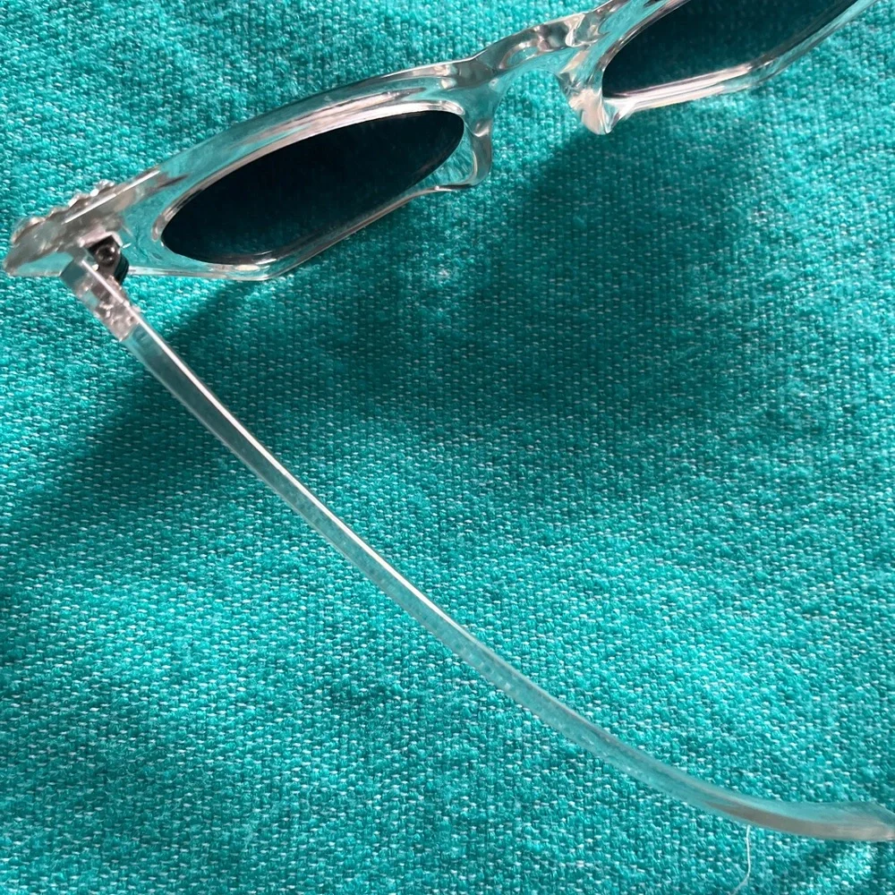 Stylish Clear Cat-Eye Sunglasses for kids . Youth size